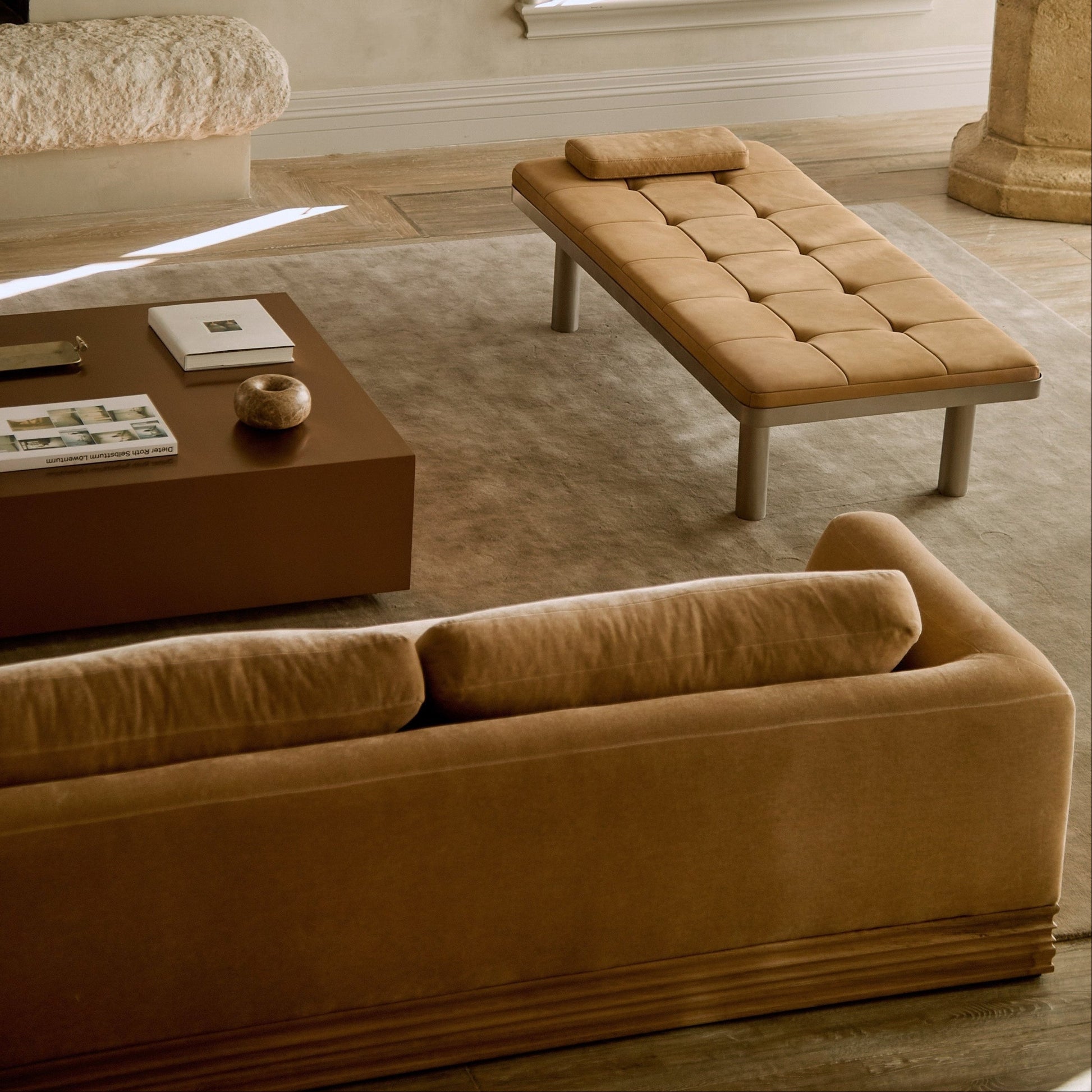 Palazzo Sofa - Nude