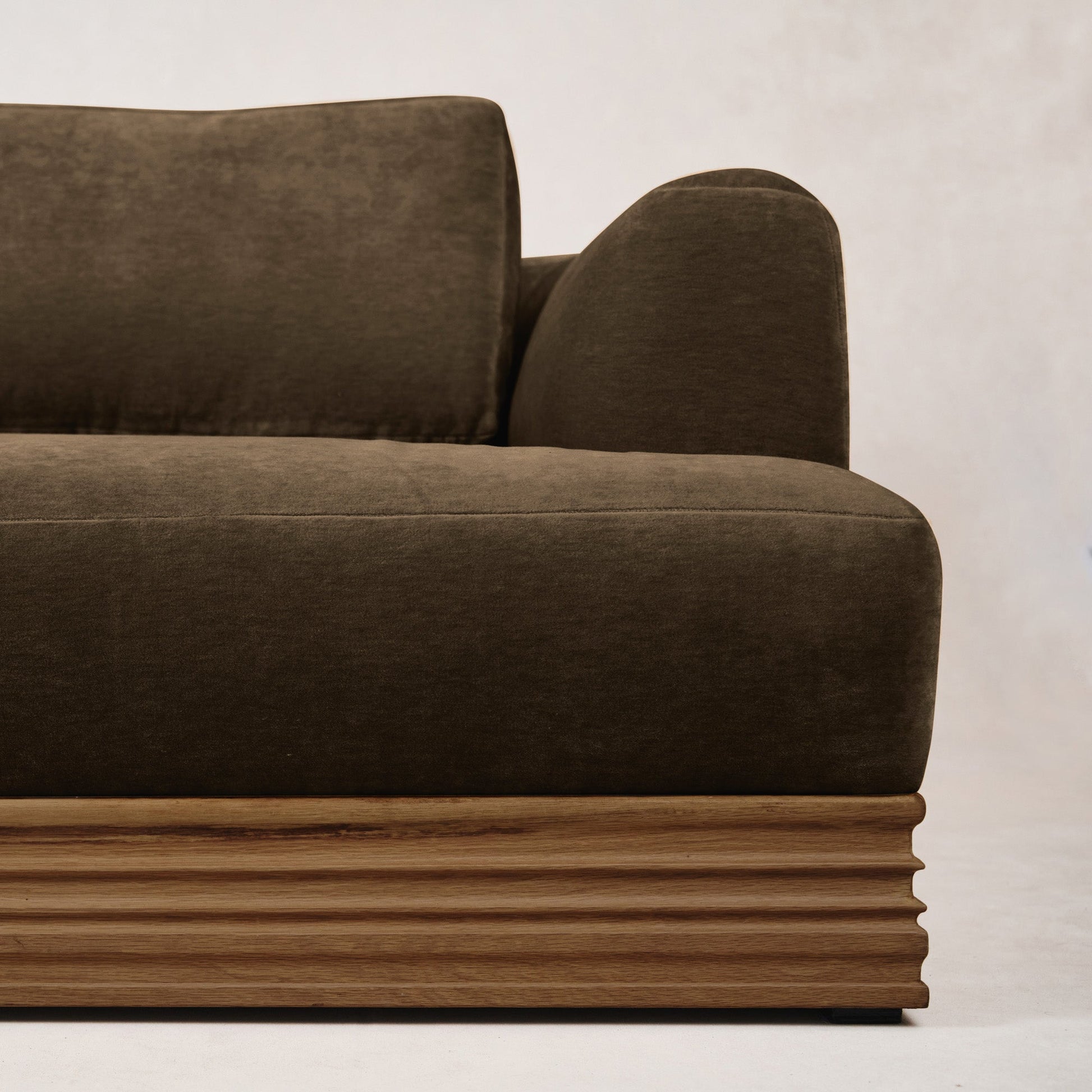 Palazzo Sofa - Truffle