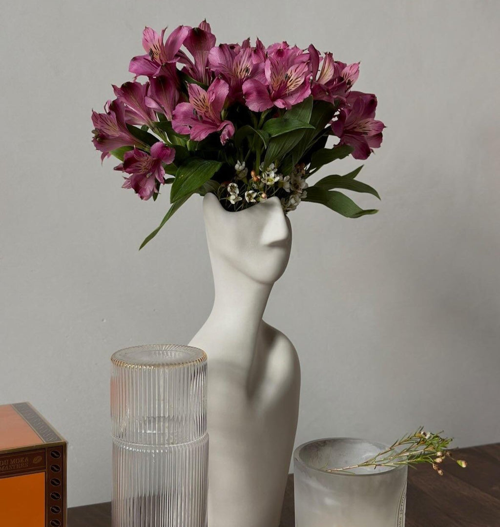 The Face Vase
